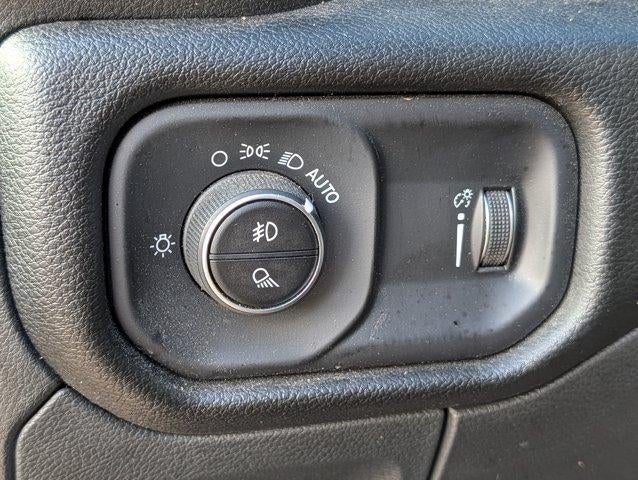 2024 RAM 1500 Big Horn Crew Cab 4x4 5'7" Box