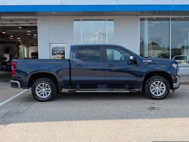 Used 2021 Chevrolet Silverado 1500 LT with VIN 1GCUYDED0MZ401269 for sale in Saint Paul, Minnesota