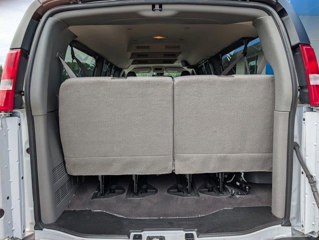 2025 GMC Savana Passenger LT