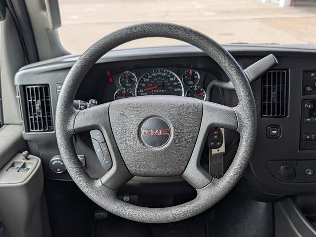 2025 GMC Savana Passenger LT
