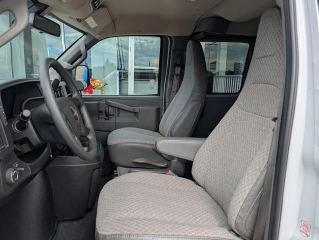 2025 GMC Savana Passenger LT