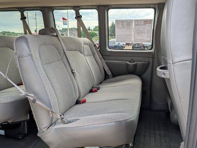 2025 GMC Savana Passenger LT