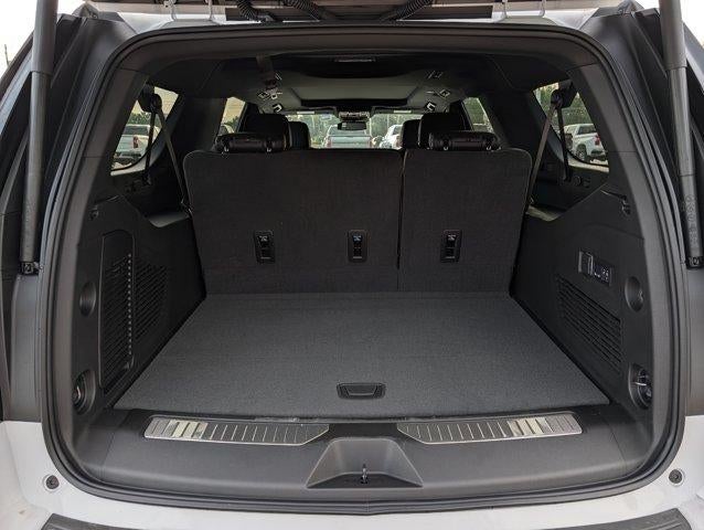 2027 Chevrolet Suburban Z71 - Photo 11