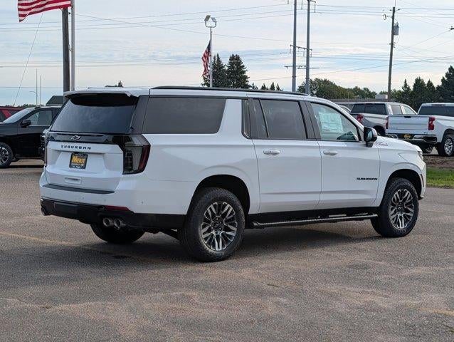 2027 Chevrolet Suburban Z71 - Photo 3