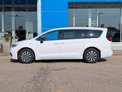 2024 Chrysler Pacifica Hybrid Select