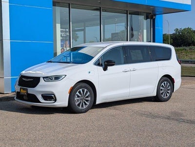 2024 Chrysler Pacifica Hybrid Select