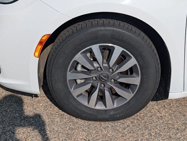 2024 Chrysler Pacifica Hybrid Select