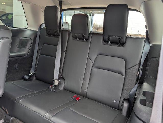 2023 Nissan Pathfinder SL 4WD