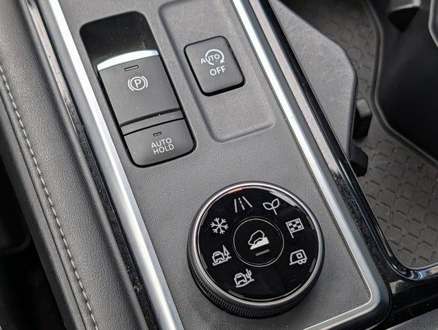 2023 Nissan Pathfinder SL 4WD