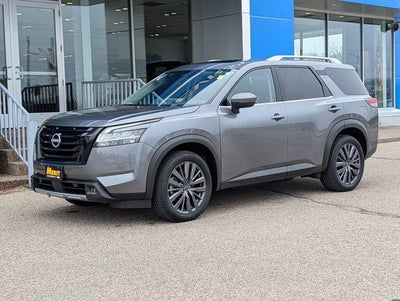 2023 Nissan Pathfinder SL 4WD